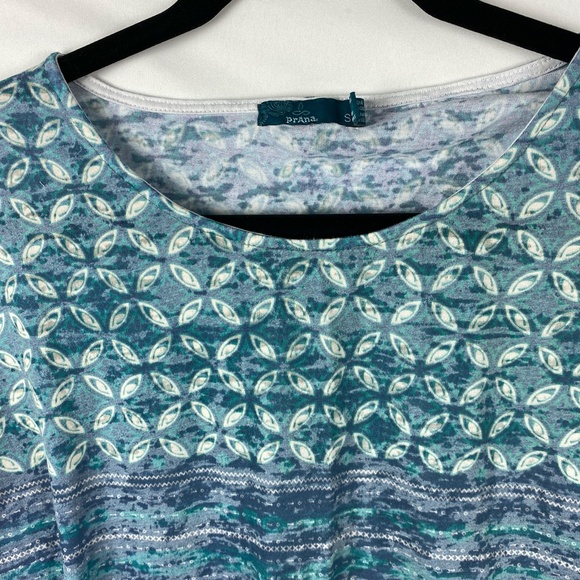 prAna Knit Top LOT of 2 shirts Small Blue & Pink - Picture 3 of 3